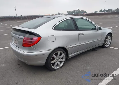 2004 Mercedes-Benz C 230 Kompressor Sport z USA, uszkodzony, nr VIN WDBRN40J64A605891